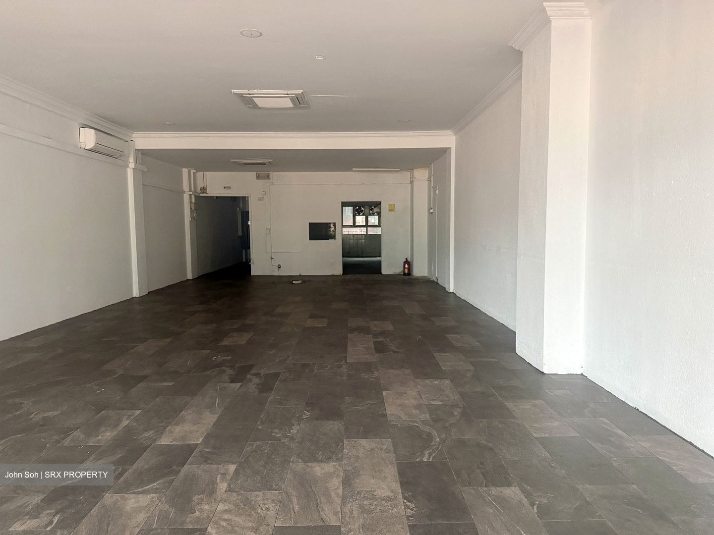 Sembawang Cottage (D27), Retail #562461201